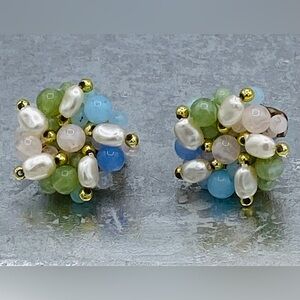 Vintage Unsigned Pastel Lucite And Faux Pearl Beaded Cluster Clip On Earrings